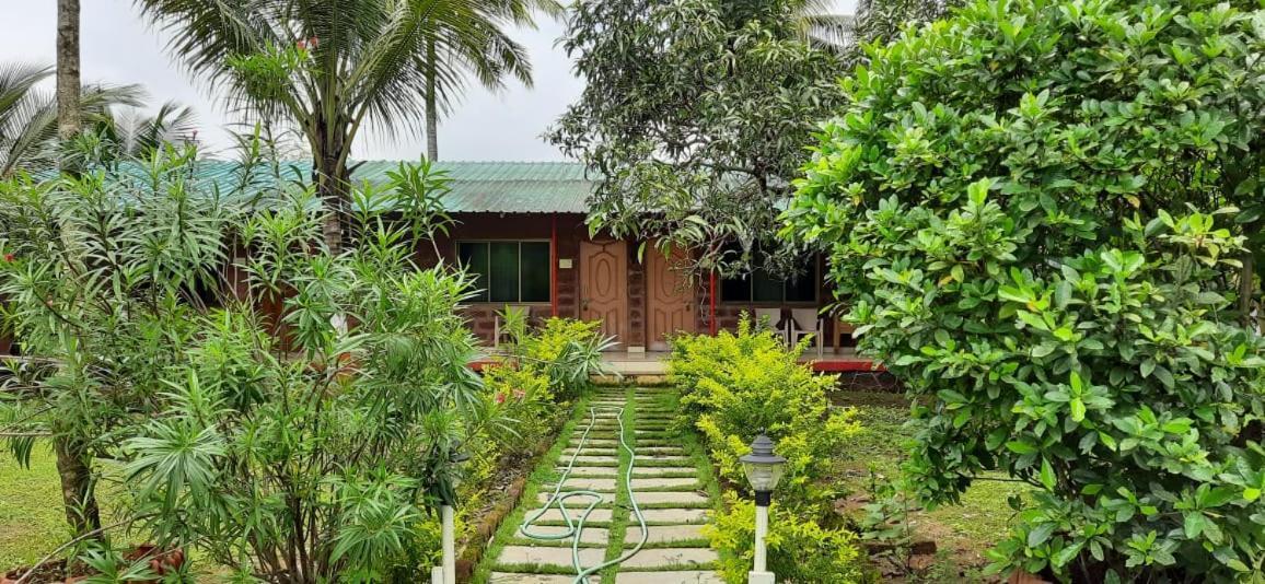 Prajakta Rest House Алибаг Экстерьер фото