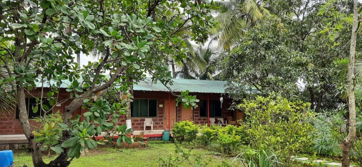 Prajakta Rest House Алибаг Экстерьер фото